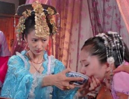 这个皇后断了皇帝的后代，把江山拱手送人