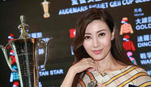 黎姿为李嘉欣庆49岁生日，港星真美，随便一个都能独当一面！