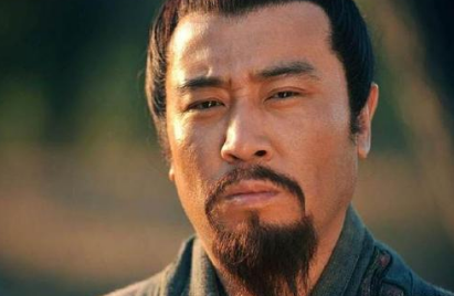 刘备早年是靠卖草鞋生活的 为什么还敢自称皇室族人呢