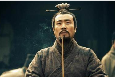 公孙瓒为什么会把赵云让给刘备？