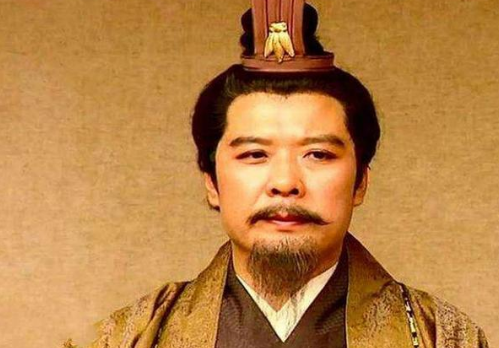 投靠了他人还想独立可能吗？刘备凭什么在投靠别人是还能以主公自居？