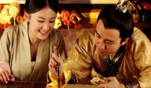 大臣以为只要忠心就会被皇帝重用，谁知皇帝送他马时竟是他的死期！