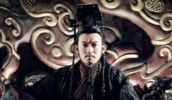 楚怀王被扣留在秦国的原因是什么？