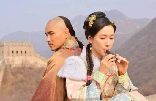 别人眼中和珅罪大恶极，但在她眼中和珅温柔至极！