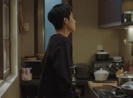 《小欢喜》流进季杨杨的神秘男孩是谁 家里进贼是哪一集