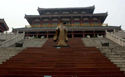 陈胜吴广起义的真正原因是什么 当时的法律明明没有杀头的地步