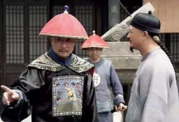 仆人送错奠仪银子，小县令将错就错后来成一品大员