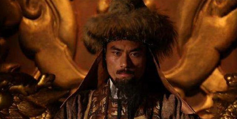 宰相以节俭出名,帝不信让人在他衣服上烫了个洞?