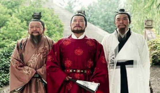 朱标跳湖自杀，救太子的侍卫却被朱元璋杀了