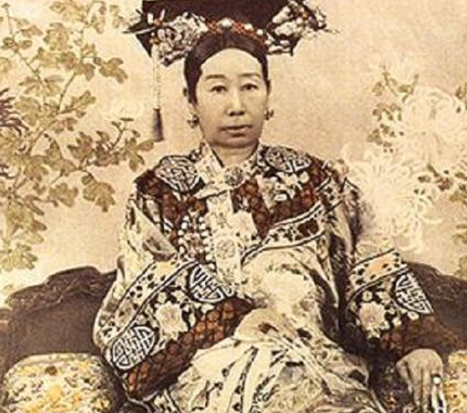 李鸿章手握大权为什么不支持光绪帝 而是让慈禧当道呢