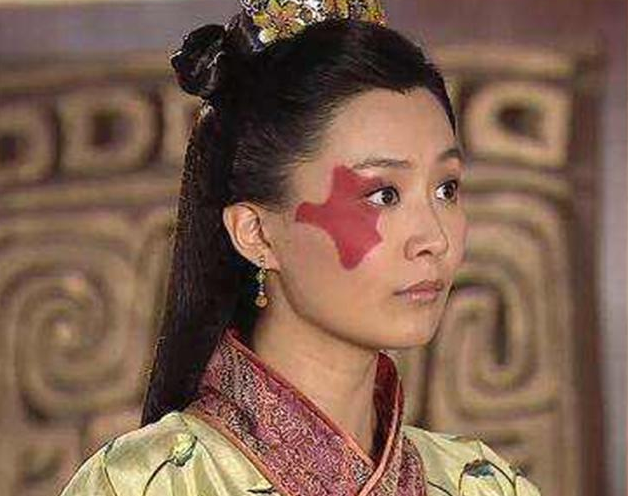 沦落民间的公主,成了富豪千金的婢女,为何回宫后处死千金、满门抄斩?