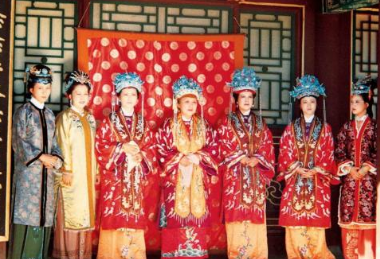曾经《红楼梦》为什么会被列为禁书？《红楼梦》中有什么？