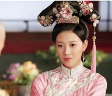 清朝一对姐妹花进后宫，后来都当上了皇后