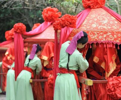 古人结婚的时候女方为何都是未满14岁的小姑娘 其实也是一种不得已的无奈之举