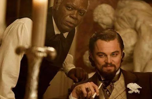 奴隶主：占有生产资料和奴隶并使用奴隶进行生产经营的个人或集团