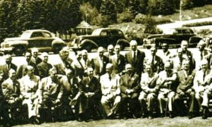 布雷顿森林体系的制度是什么样的 以美元为中心的原因是什么导致的