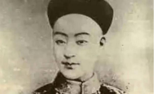 清朝史上一个特殊的人！除了自己，父亲哥哥及儿孙都是皇帝！