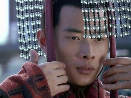 他是我国历史上最败家的富二代 偌大的一代帝国败在他的手里