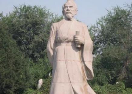 魏征身为一代名相，死后为何李世民将他墓碑推到？