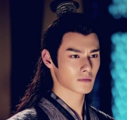 《走进你的记忆》易明君是谁演的？最后跟谁在一起？