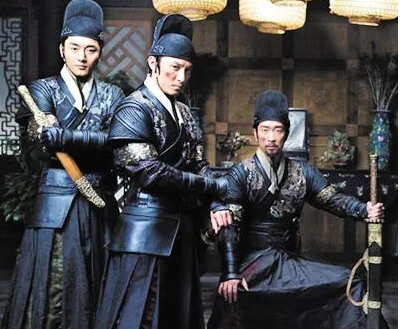 明代300年中争议最多的一个人,他和严嵩狼狈为奸,却又帮助徐阶杀严?