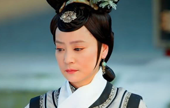 50岁的她还被康熙翻牌子,儿子雍正当上皇帝后,她竟选择自尽?