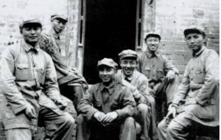 尹先炳明明打仗很猛为什么会一直是大校军衔