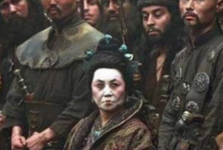 她是称霸珠江口的女海盗，曾击退过英国舰队