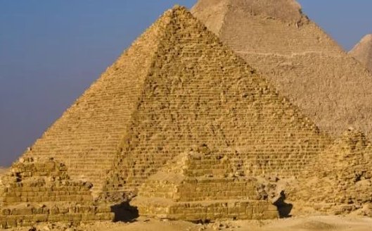 金字塔为什么屹立四五千年都没有倒？到底是怎么的存在