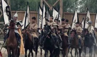 十万大军围城见城头一女子正破口大骂，主帅却让人快跑，为什么呢?