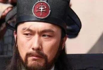 朱元璋跌倒众人视而不见，只有他冲上去搀扶反而丢了性命？