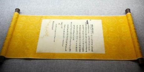 电视剧中接旨都要全家下跪 古代真的是这样的吗