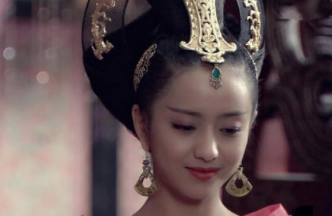 赵飞燕姐妹深受汉成帝恩宠，为什么她们始终都没有怀孕？