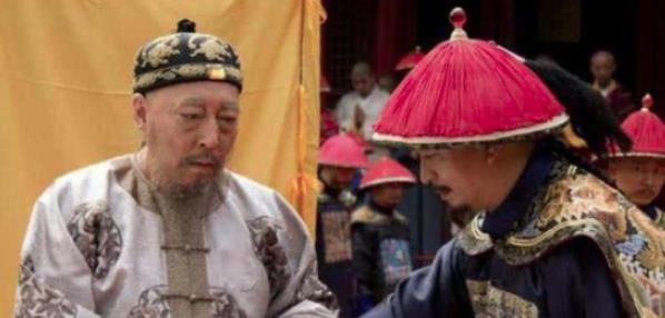 古代清官和贪官离任，老百姓都是怎么送别的？