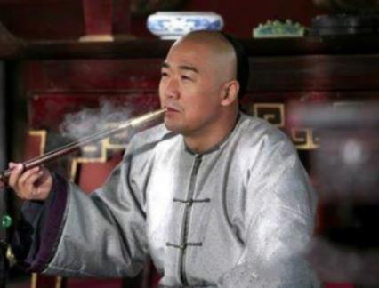 揭秘：历史上的纪晓岚与和珅不是仇人，而是忘年交