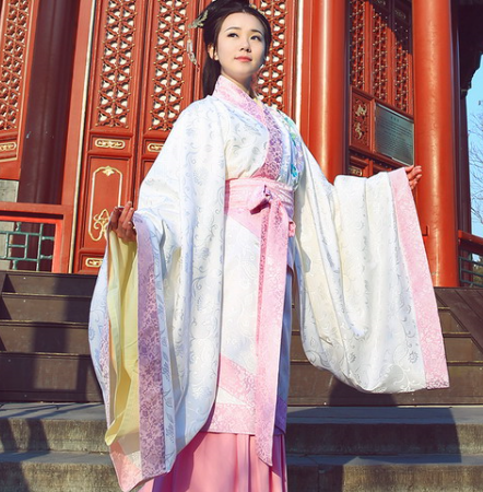 古代的袖子到底是什么样的 为何放进袖子里的银子不会掉下来呢