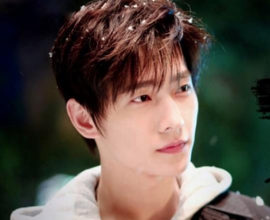 《全职高手》叶秋为什么会被禁赛？