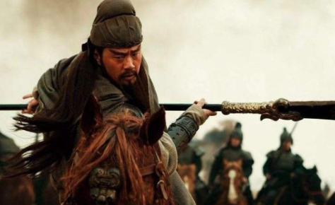 水浒林冲对战神关羽有胜算吗？怎么正确看待关羽的武力？