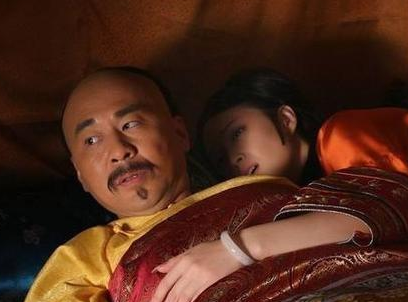 故宫里的床为什么那么小 这个小床有什么讲究吗