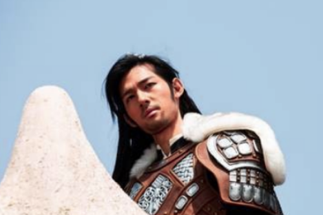 《明月照我心》云伺是谁演的？扮演者资料介绍