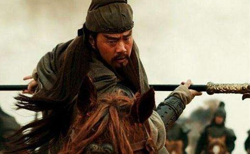 关羽是卖枣的,张飞是杀猪的,他们武功从哪里学的?