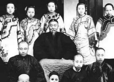 李鸿章把女儿嫁给了谁？他们的后代竟然家喻户晓？