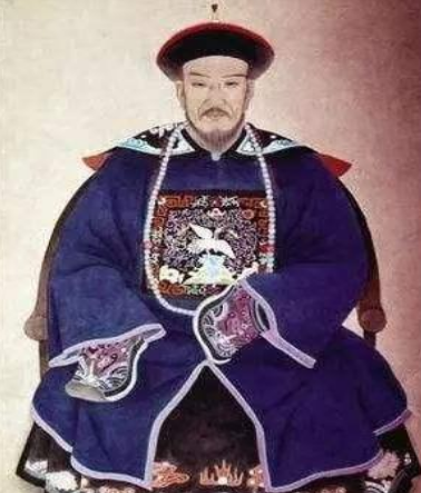 清朝官员身上都会挂一串珠链 这串珠链到底有什么作用呢