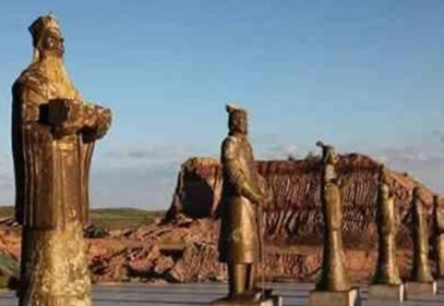 集天下兵器铸成12金人是谁铸造的？现在在什么地方？