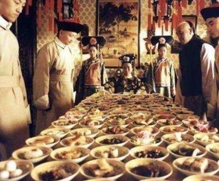 御膳房做的饭菜有难吃又贵 皇帝为什么不直接裁撤掉他们