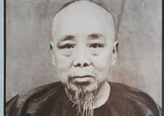 《临江仙·歌哭无端燕月冷》作者王鹏运，拟呵湘水壁，一问左徒天
