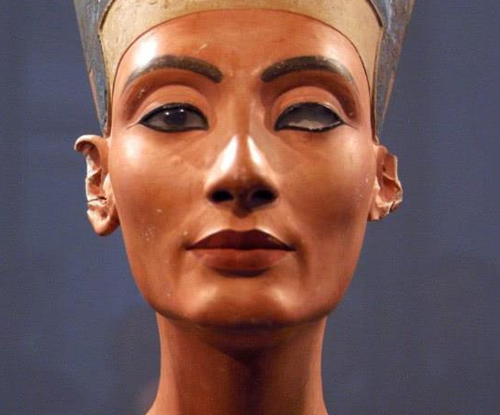 埃及史上最重要的王后之一 埃及法老阿肯纳顿的王后纳芙蒂蒂简介