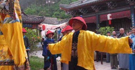 揭秘:身份象征的黄马褂，为何到了晚清成了烂大街的东西？