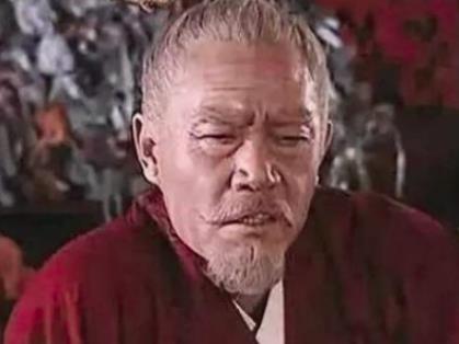 他本来身为皇太孙，出生后却被扔进大牢