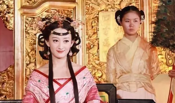 为什么两汉这么多后宫干政的情况？究竟是什么原因导致的